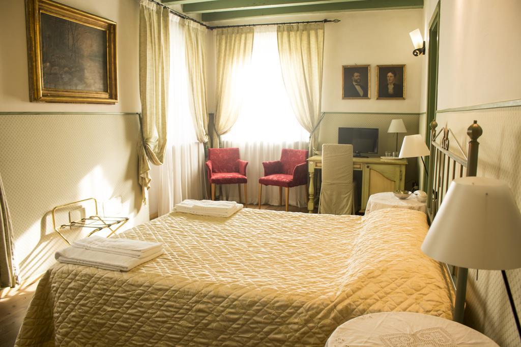 Villa Vecelli Cavriani Mozzecane Bagian luar foto