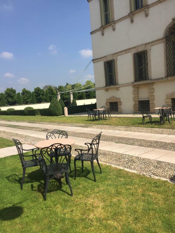 Villa Vecelli Cavriani Mozzecane Bagian luar foto