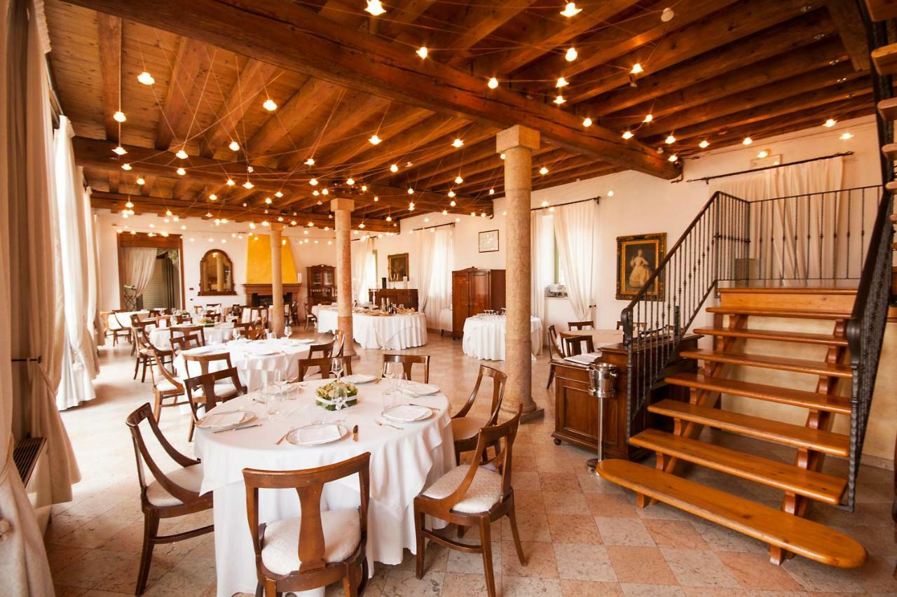 Villa Vecelli Cavriani Mozzecane Bagian luar foto