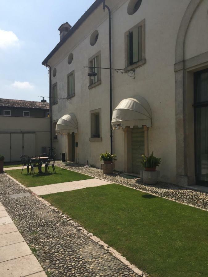 Villa Vecelli Cavriani Mozzecane Bagian luar foto
