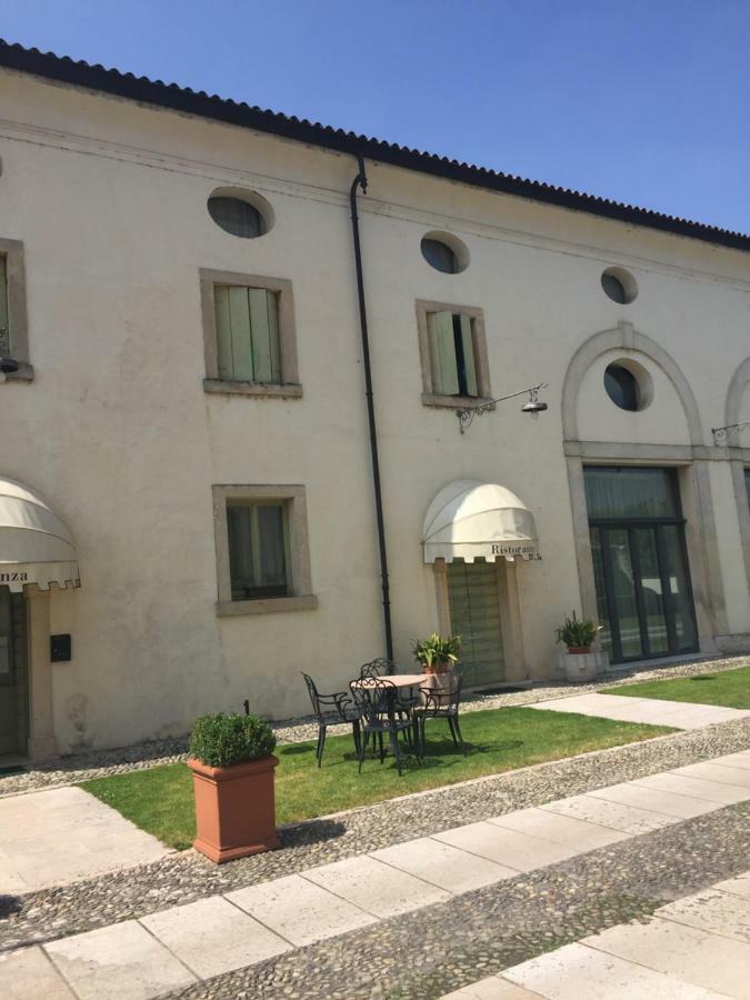 Villa Vecelli Cavriani Mozzecane Bagian luar foto