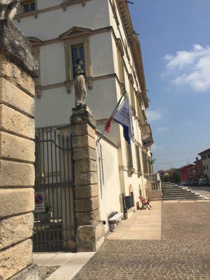 Villa Vecelli Cavriani Mozzecane Bagian luar foto