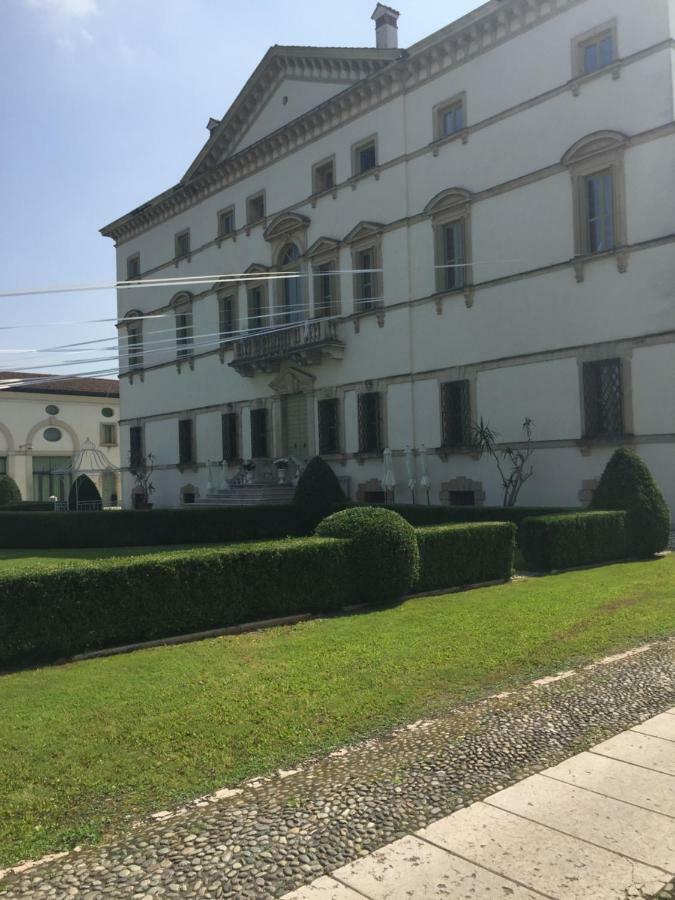 Villa Vecelli Cavriani Mozzecane Bagian luar foto